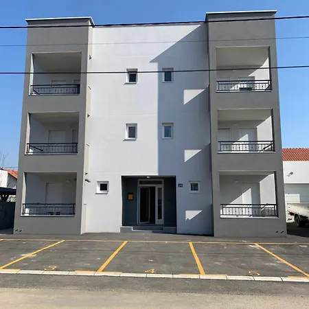 Privat bolig Deluxe Double Belgrade Airport Surčin